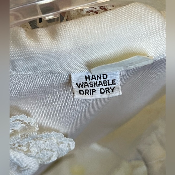 VINTAGE Ivory Blouse with Buttons and Lace Ruffles, Size Medium - Picture 5 of 8